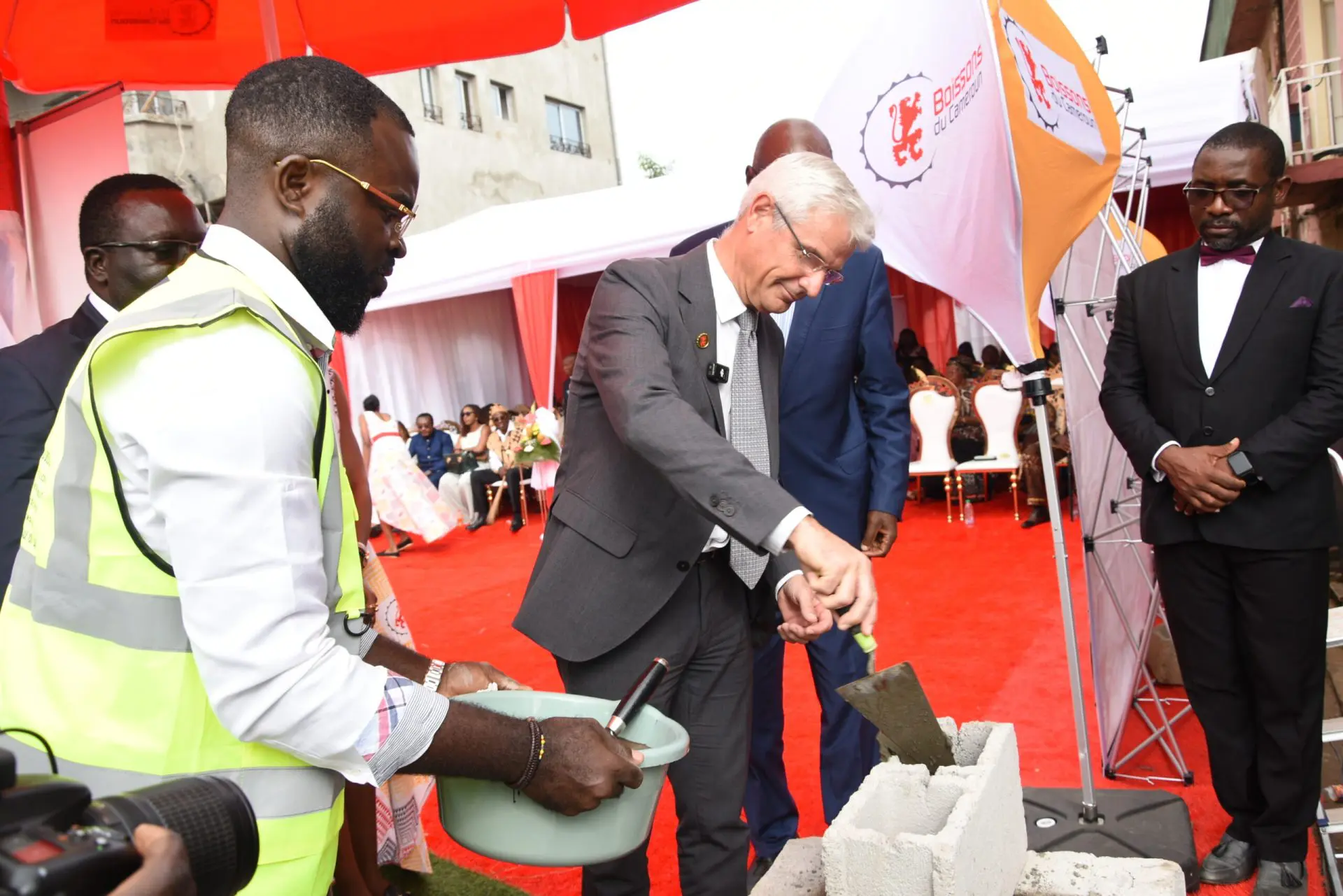 Boissons du Cameroun s’engage pour la santé de tous : pose de la première pierre à l’hôpital AD LUCEM d’Obobogo