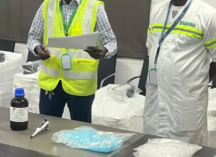 brakina-:-remise-de-kits-de-laboratoire-aux-fournisseurs-de-mais